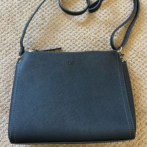 Lo & Sons The Pearl - Saffiano Leather Bag in Grey. Great everyday bag!